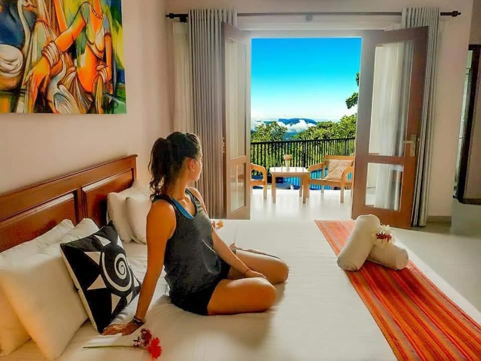 キャンディー The Grand Hills Bed & Breakfast エクステリア 写真