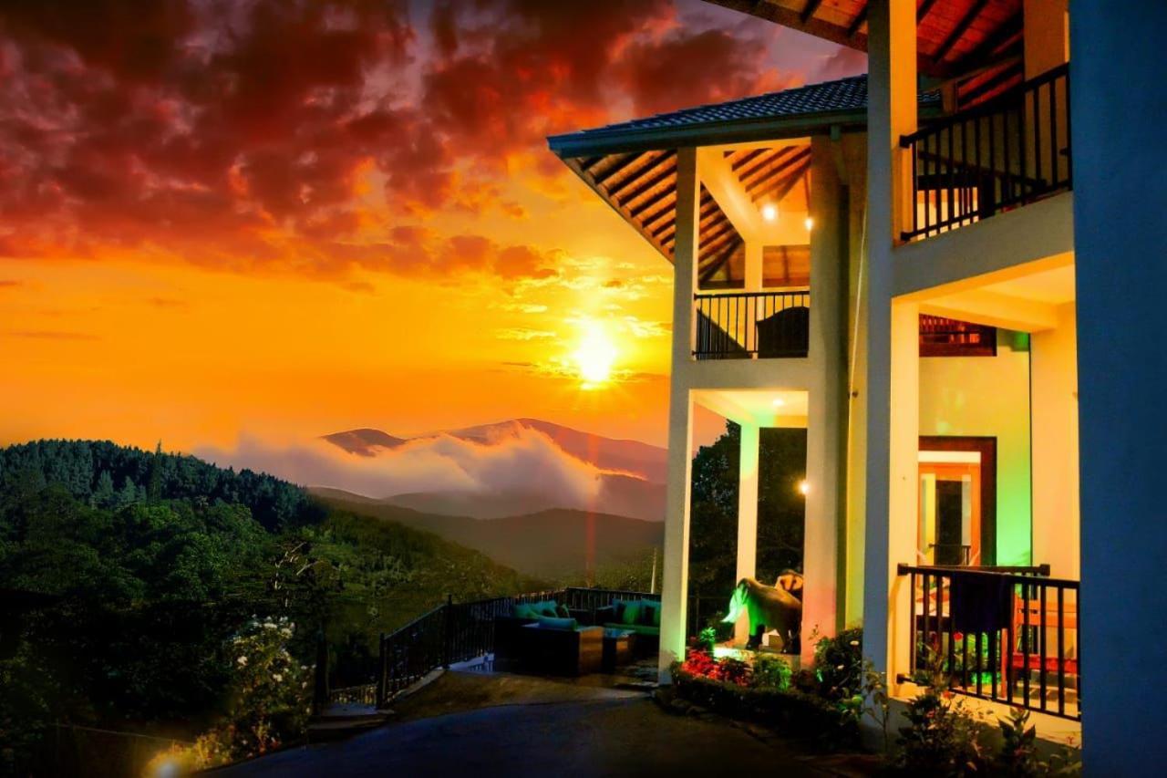 キャンディー The Grand Hills Bed & Breakfast エクステリア 写真