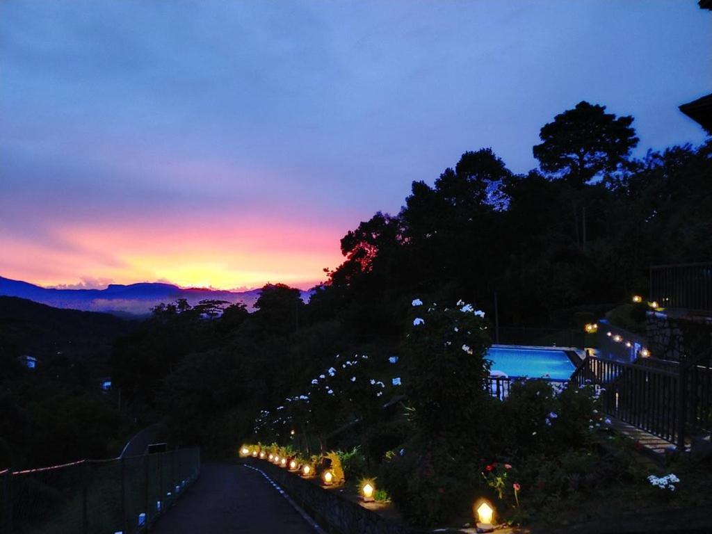 キャンディー The Grand Hills Bed & Breakfast エクステリア 写真